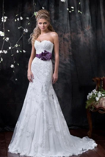 Sleeveless Dress With High SlitFloor-Length Sweetheart Sleeveless Corset-Back Lace Dress With Appliques And Flower