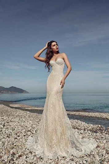 Sleeveless Dress With Mermaid TailFloor-length Sweetheart Sleeveless Corset Back Lace Sheath Dress