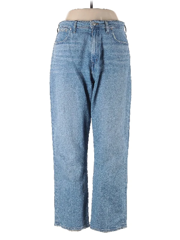 women's denim jeans for a night at the clubMid-Rise Boyjeans Jeans in Light Wash