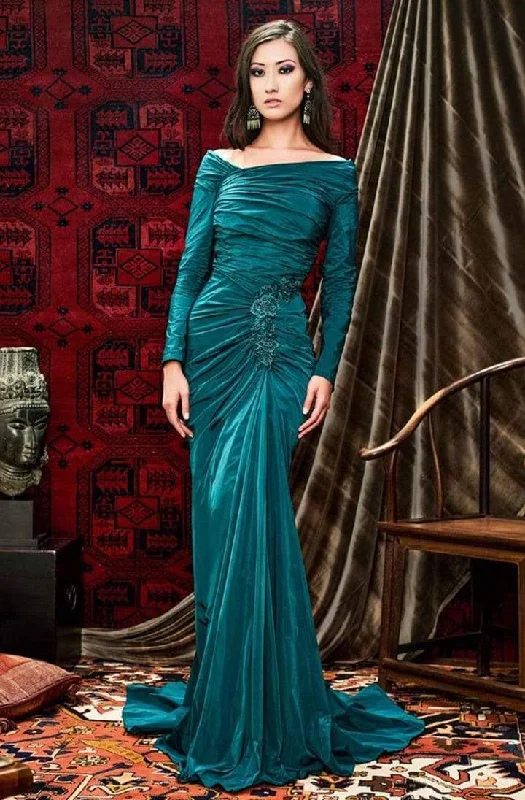 Fitted Formal Long Sleeves DressTadashi Shoji - Ruched Off-Shoulder Long Sleeves Dress BSD8814LYB - 1 pc Malachite In Size 18 Available