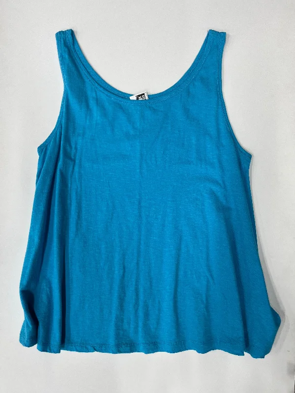 women's tops for maximalist fashion loversTop Sleeveless Basic By Crown And Ivy  Size: M