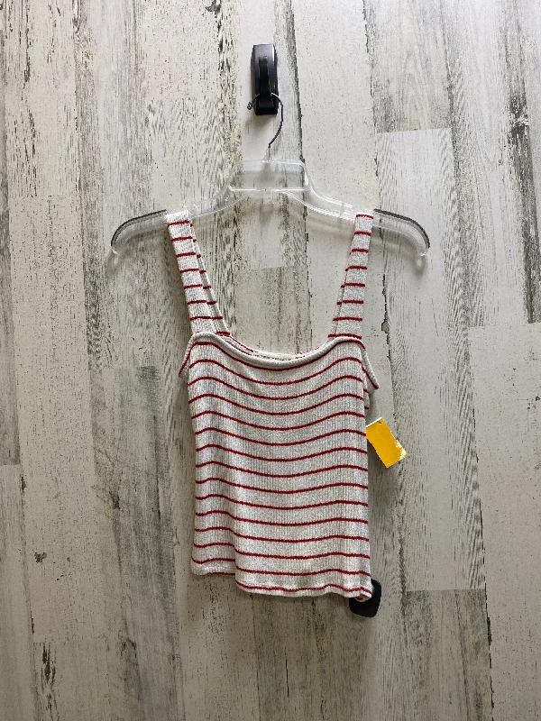 women's tops for those who want to show off their figure in a flattering wayTop Sleeveless By Urban Outfitters  Size: S